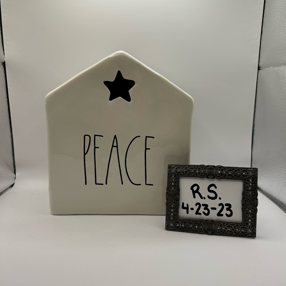 Rae Dunn “Peace” table decor